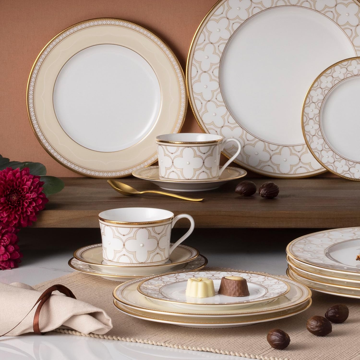 Noritake Trefolio Gold 40-Piece Dinnerware Set, Service for 8